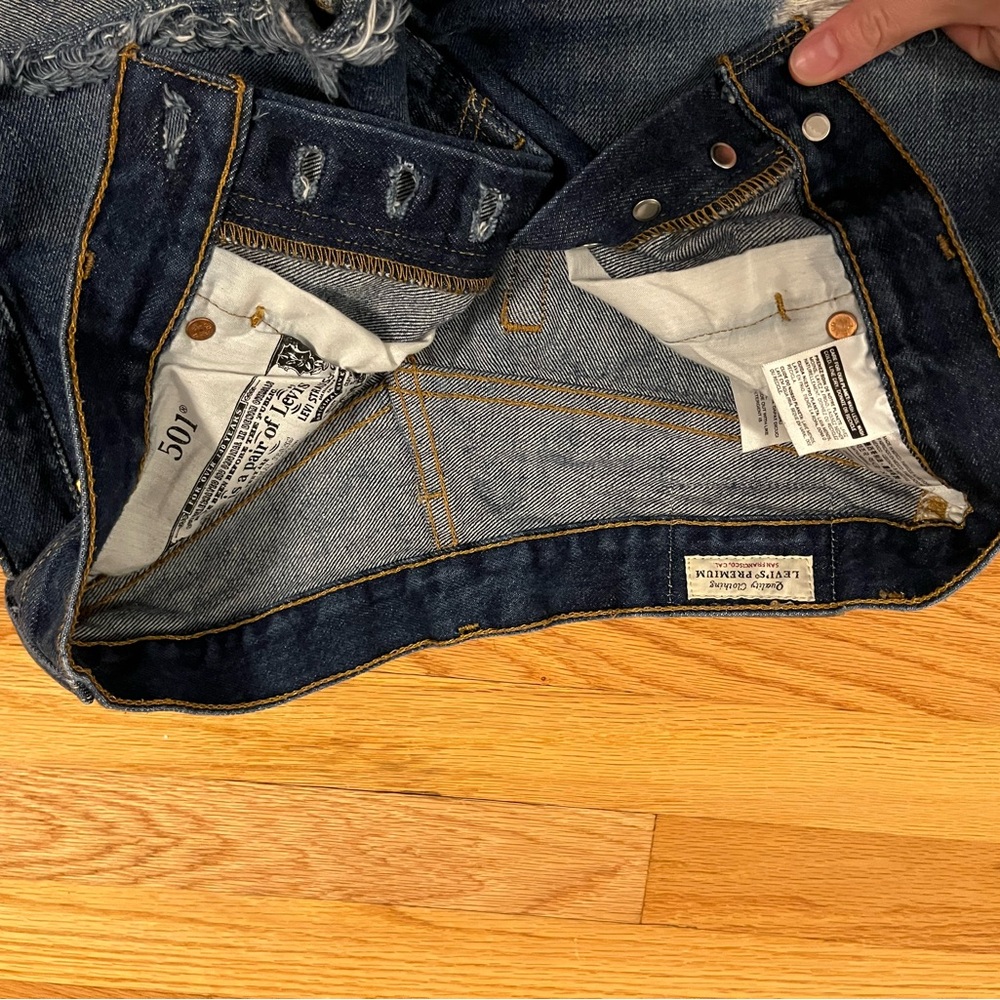 Bundle Levi's 501 Dark and Light Blue Jean Shorts - Picture 13 of 16